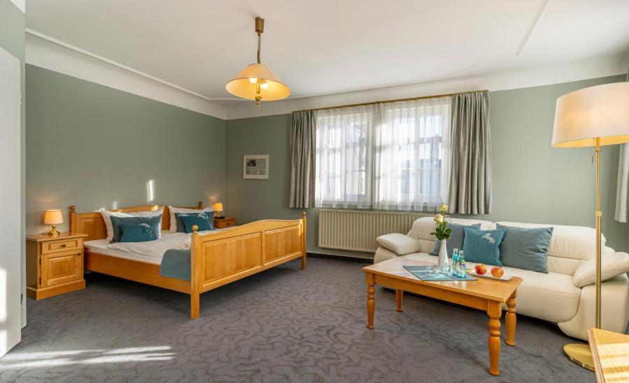 Hotel Ross Zwönitz المظهر الخارجي الصورة