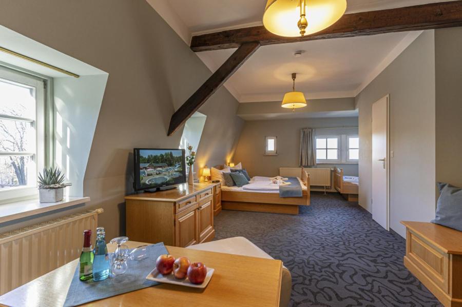 Hotel Ross Zwönitz المظهر الخارجي الصورة